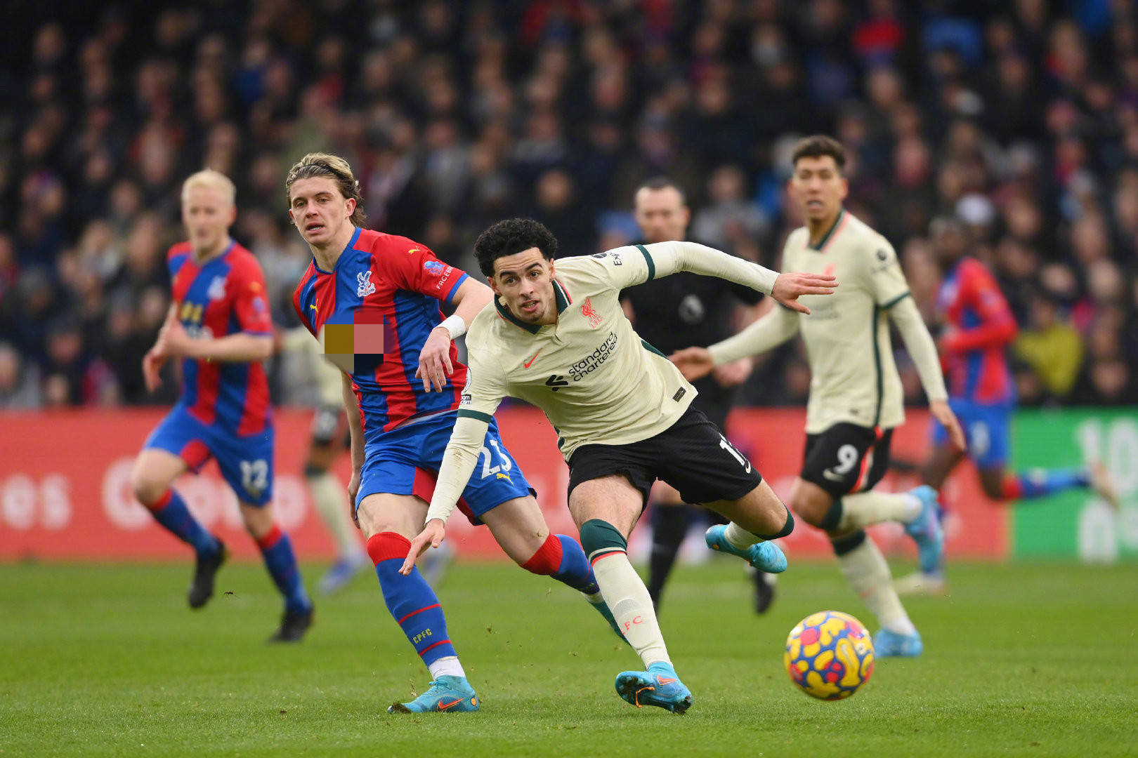 對於一名年 對於一名年